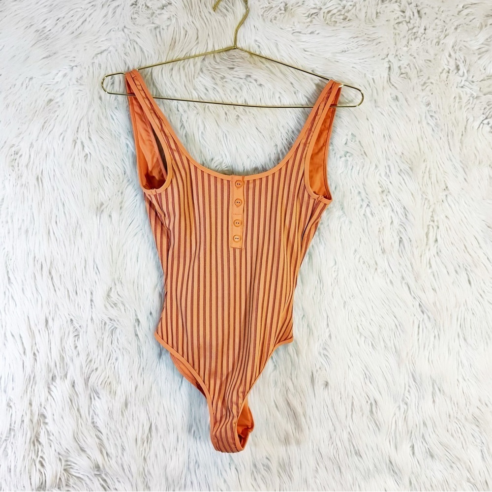 L*Space Tangy Bougainvillea Float On one piece swimsuit - Picture 6 of 11